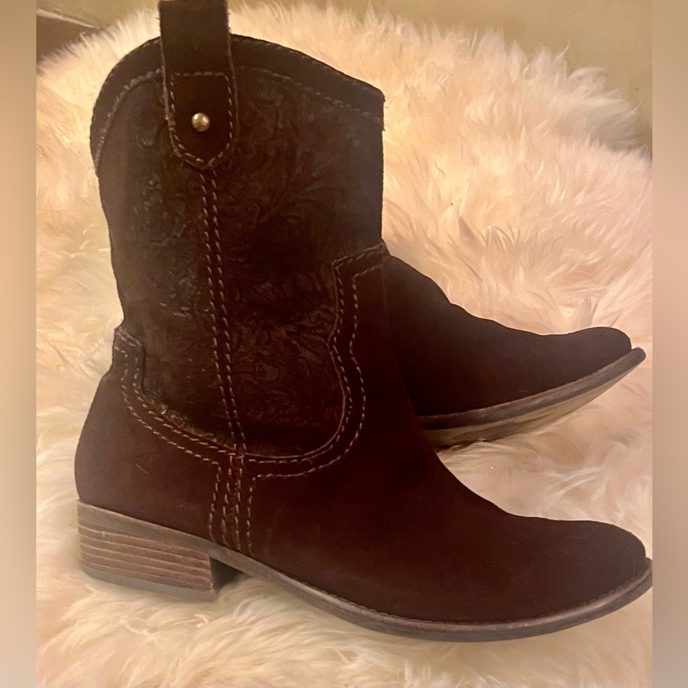CHOCOLATE SUEDE WESTERN BOOTIES COASTAL COWGIRL BOHO CHIC